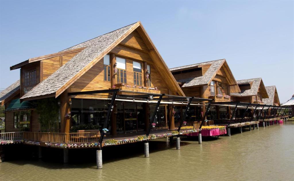 Отель Le Cafe Royale Паттайя Экстерьер фото